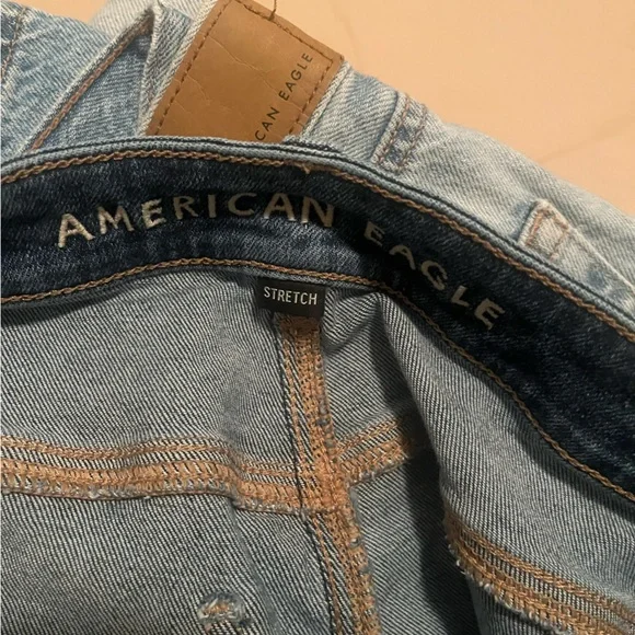 American Eagle Stretch Mom Jean 8L - Picture 4 of 5